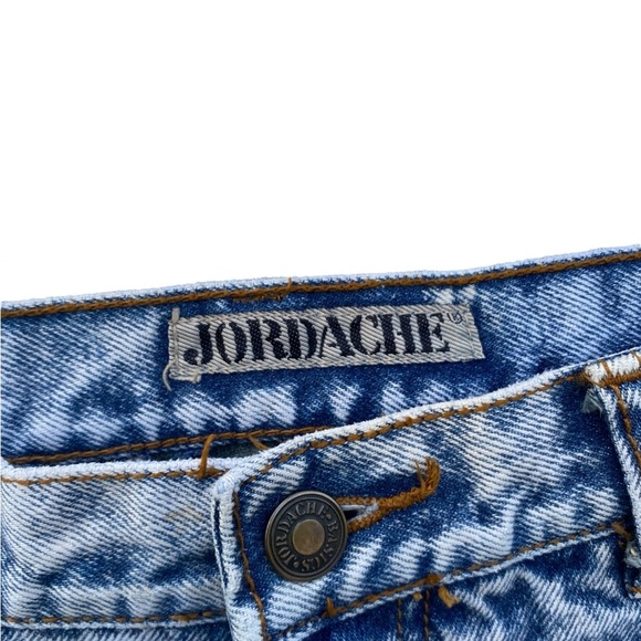 Jordache Men's Light Blue Relaxed Jeans - Picture 3 of 8